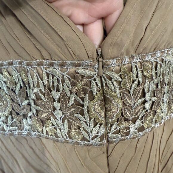 Carmen Marc Valvo 100% Silk Embellished Straps Pleated Dress Tan Size 0 - Picture 12 of 16
